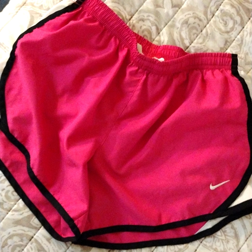 NIKE DRI FIT RUNNING SHORTS